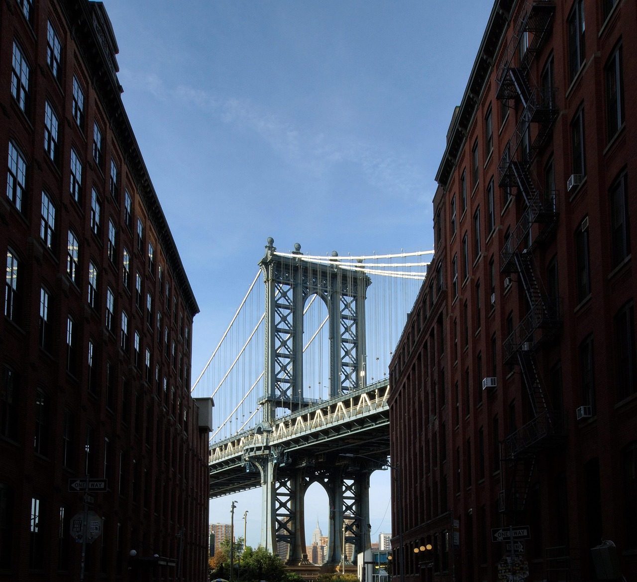 Manhattan Bridge photo example at sunrise