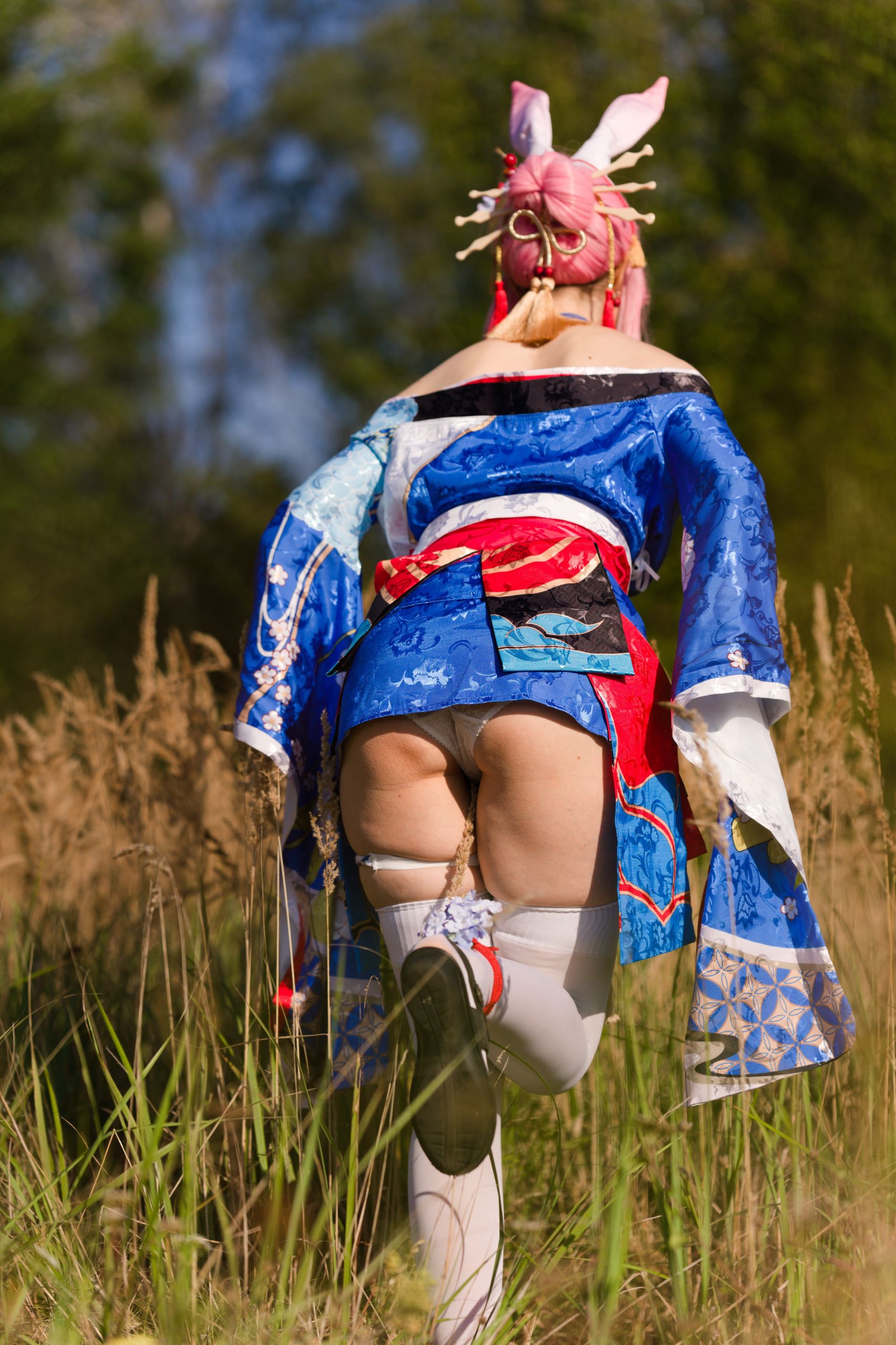 Summer Outdoor Yae Sakura in Blooming Maiko Kimono and White Stockings image 27
